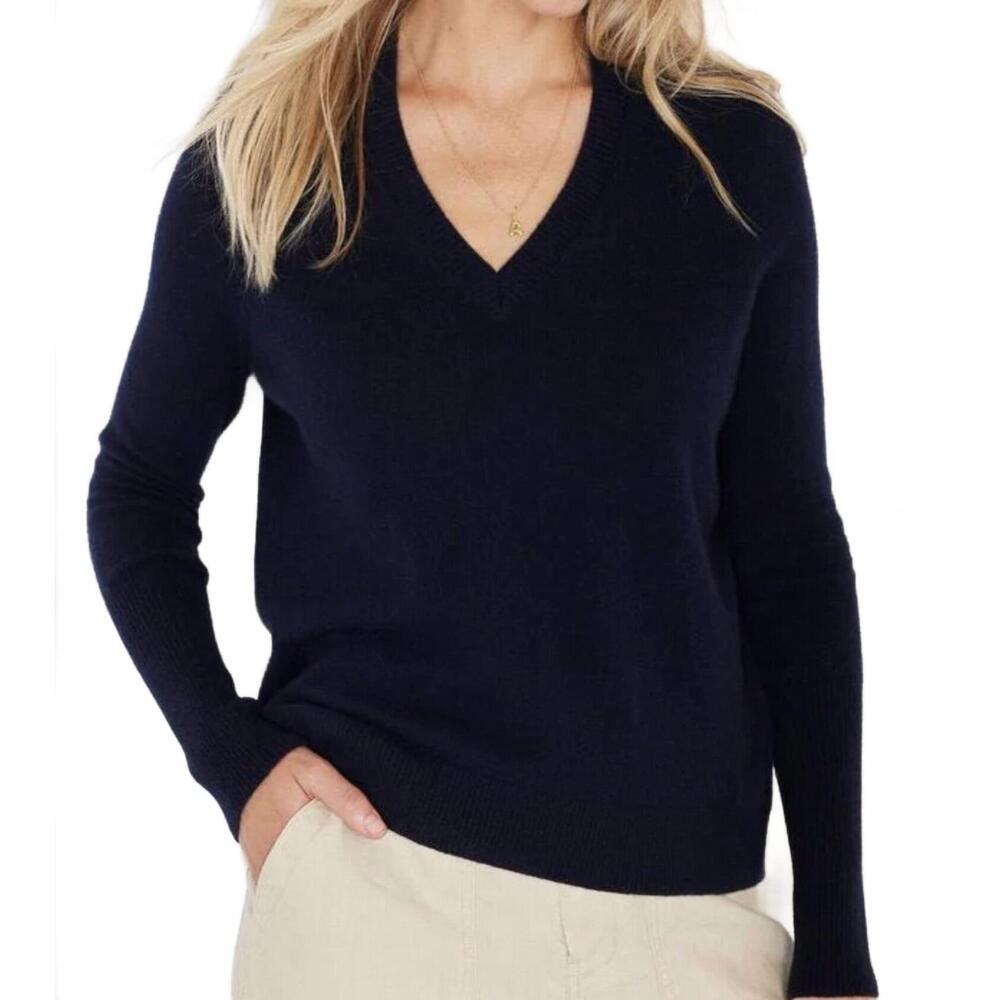 NEW NOT MONDAY women's ava v-neck top in navy
